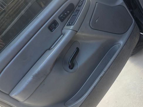 Used 2004 Chevrolet Silverado 2500 LT w/ Heavy-Duty Power Package image 11