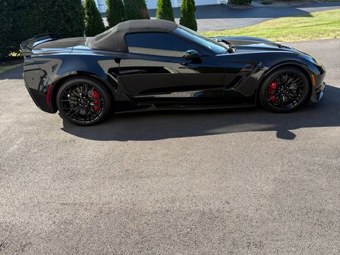 Used 2016 Chevrolet Corvette Z06 w/ 3LZ Preferred Equipment Group RWD image 4