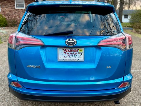 Used 2017 Toyota RAV4 LE image 19