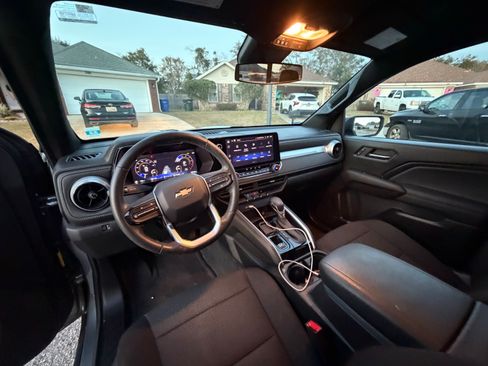 Used 2024 Chevrolet Colorado LT w/ LT Convenience Package image 15