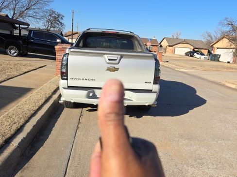 Used 2008 Chevrolet Avalanche LT w/ LT Preferred Equipment Group image 6