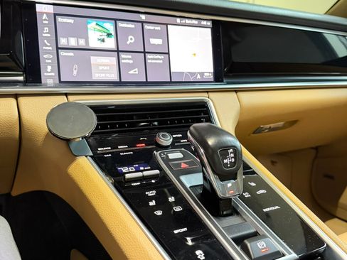 Used 2018 Porsche Panamera 4S image 23