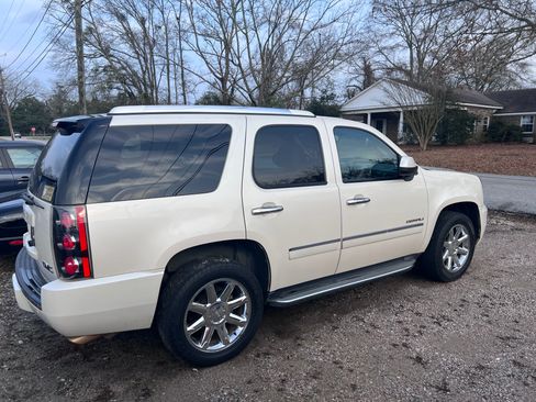 Used 2013 GMC Yukon Denali image 4