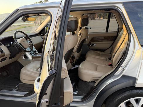 Used 2019 Land Rover Range Rover image 9