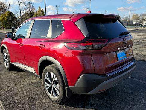 Used 2023 Nissan Rogue SV image 17