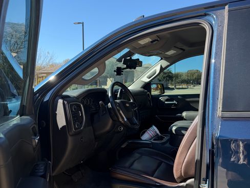 Used 2021 Chevrolet Silverado 1500 LT w/ Z71 Off-Road Package image 8