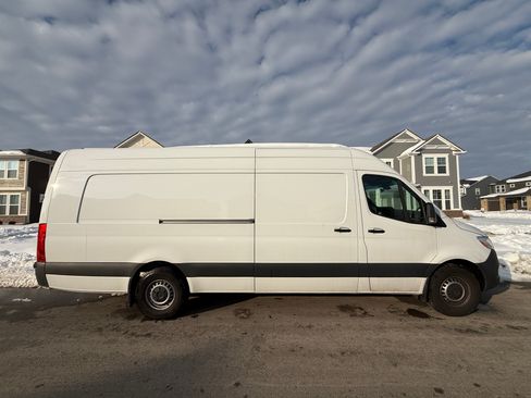 Used 2023 Mercedes-Benz Sprinter 2500 image 5