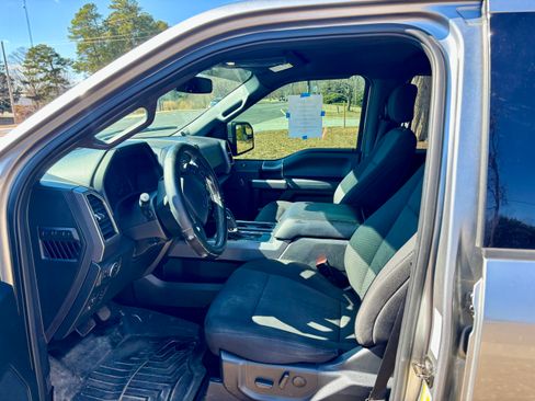 Used 2020 Ford F150 XLT w/ Equipment Group 302A Luxury image 12