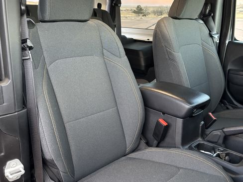 Used 2024 Jeep Wrangler Sport image 27