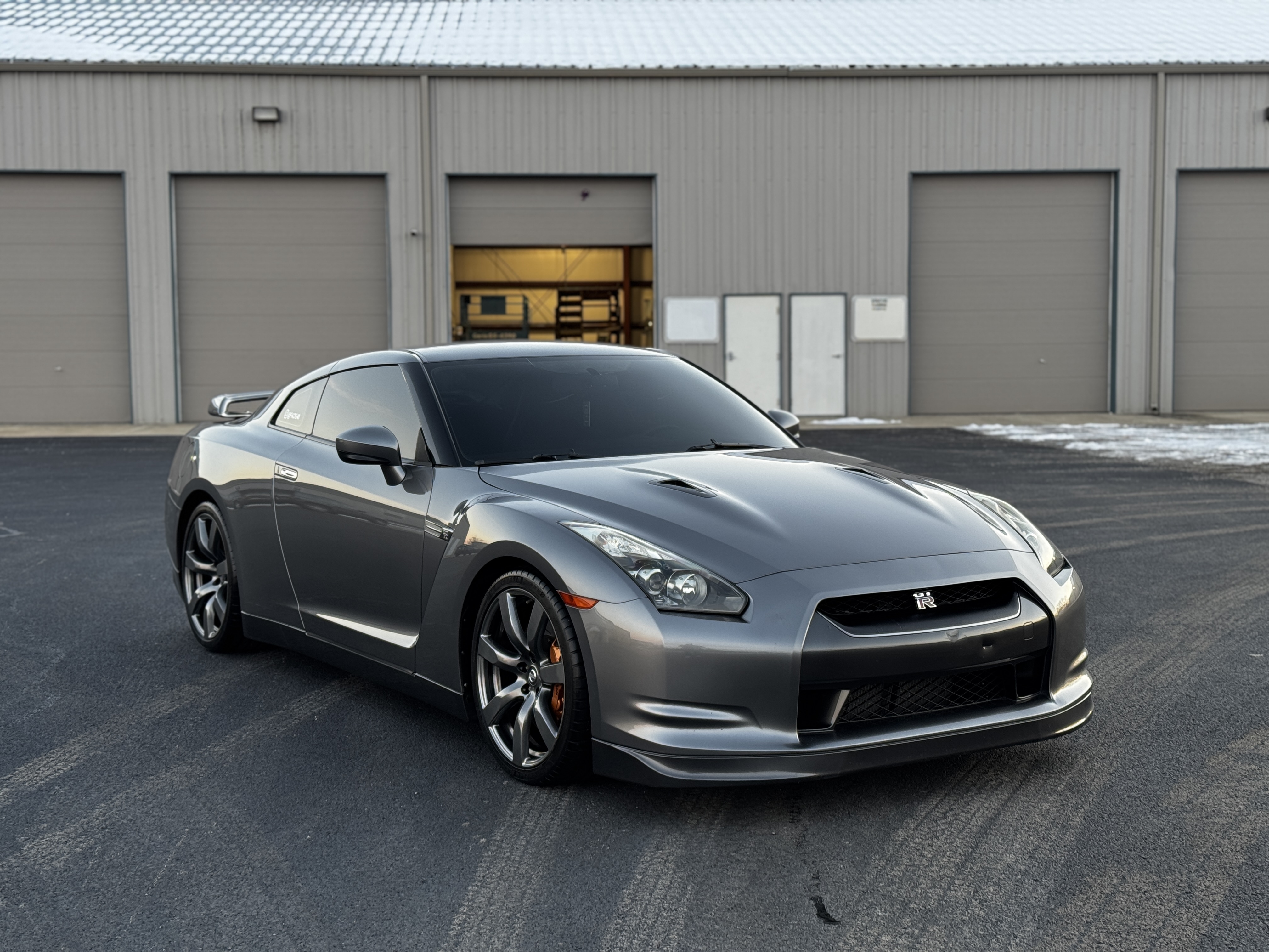Used 2010 Nissan GT-R Premium AWD/4WD image 1