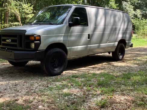 Used 2012 Ford E-250 and Econoline 250 w/ PWR Group image 1