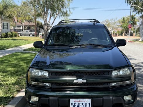Used 2004 Chevrolet TrailBlazer 2WD w/ LT Preferred Equipment Group image 2