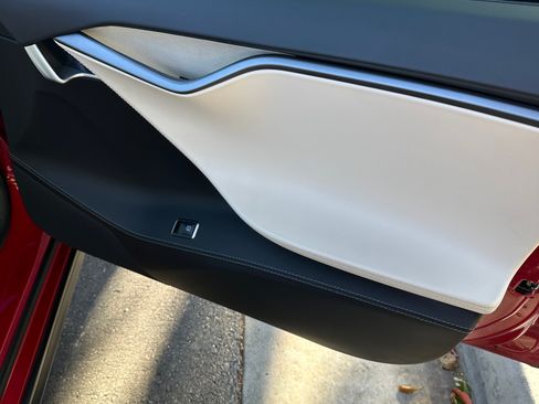 Used 2020 Tesla Model S Performance image 29