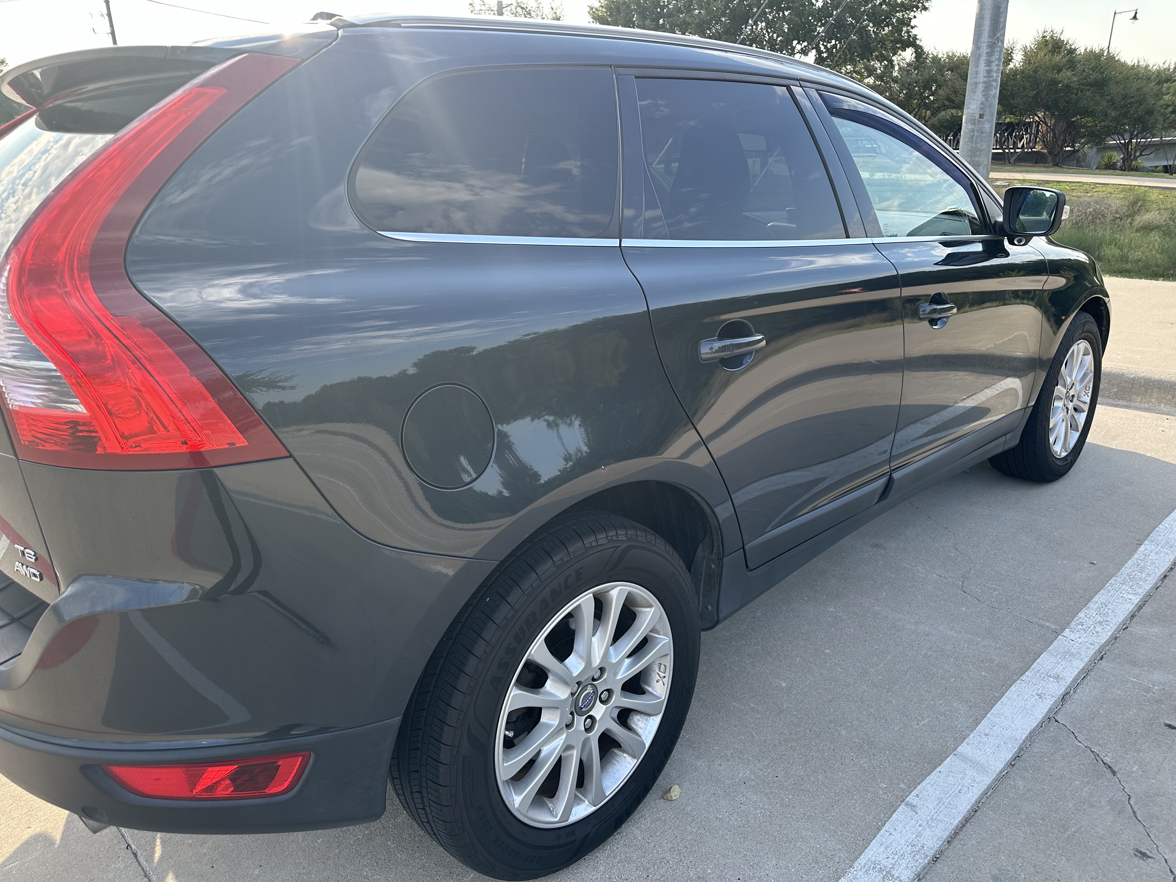 Used 2010 Volvo XC60 T6 R-Design AWD/4WD image 2