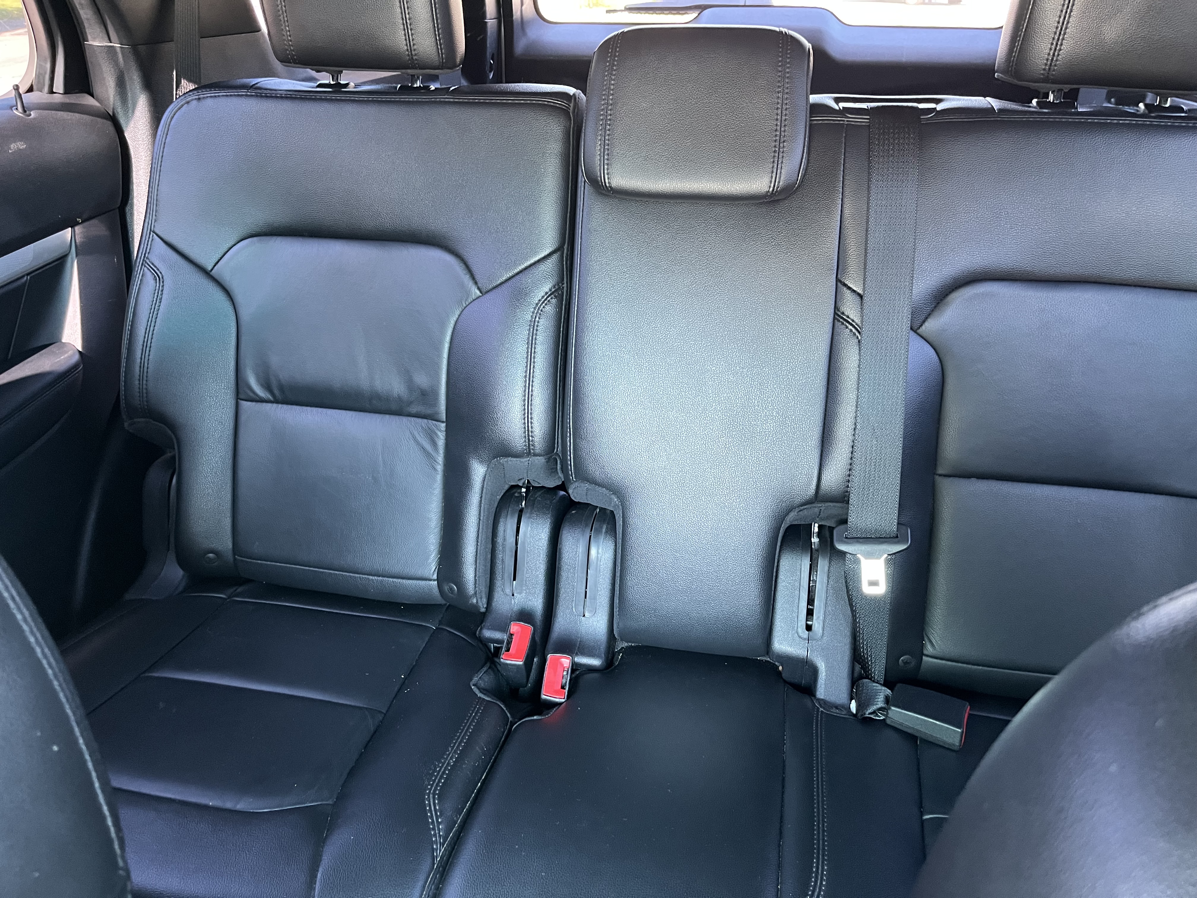 Used 2016 Ford Explorer XLT w/ Equipment Group 202A AWD/4WD image 10