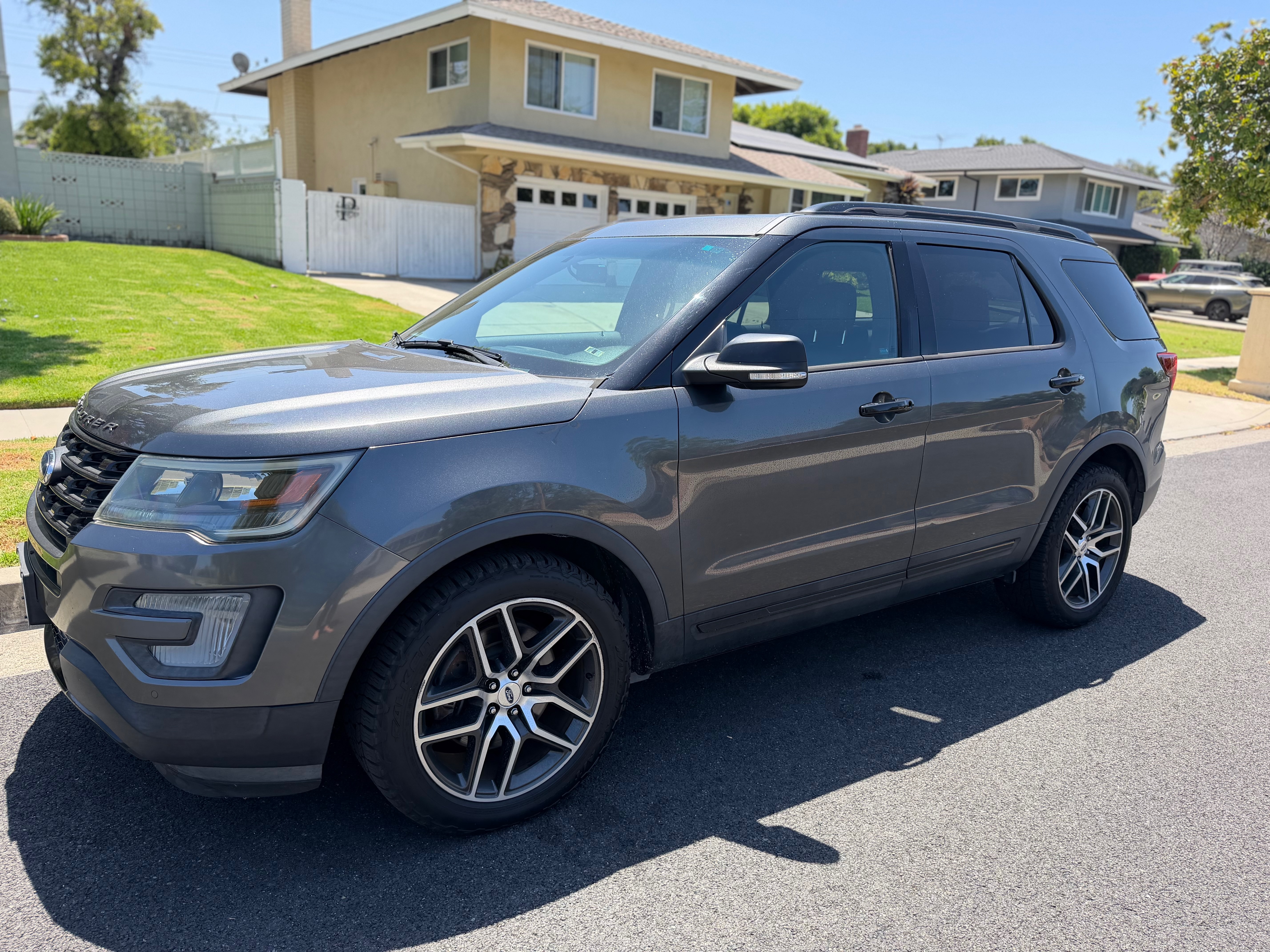 Used 2017 Ford Explorer Sport w/ Equipment Group 401A AWD/4WD image 5