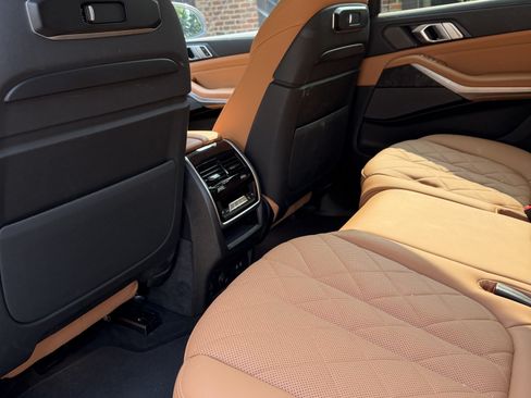 Used 2025 BMW X7 xDrive40i w/ Premium Package AWD/4WD image 13