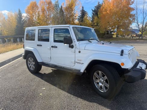 Used 2015 Jeep Wrangler Unlimited Sahara image 1