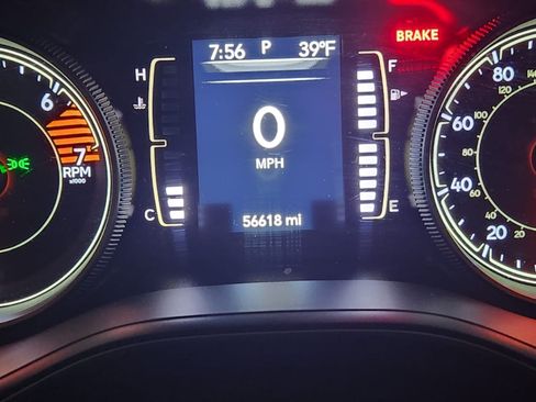 Used 2019 Jeep Cherokee Latitude Plus w/ Comfort/Convenience Group image 2