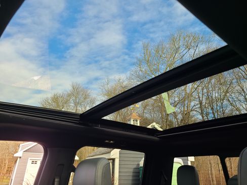 Used 2022 Ford F150 Lightning Lariat w/ Equipment Group 511A High image 14