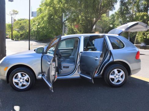 Used 2005 Porsche Cayenne image 6