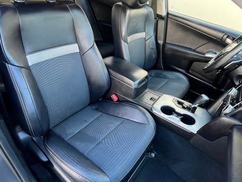 Used 2012 Toyota Camry SE image 9