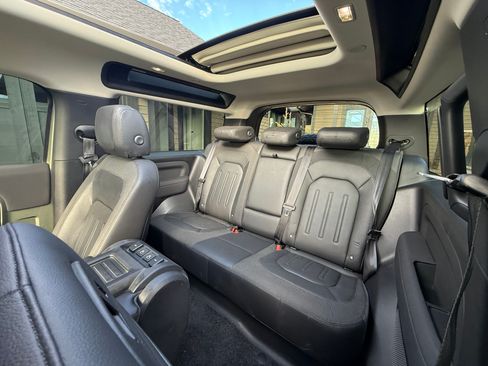 Used 2021 Land Rover Defender 90 First Edition image 22