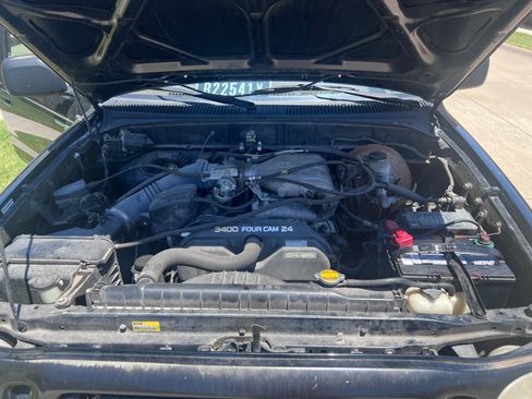 Used 2002 Toyota Tacoma PreRunner RWD image 12
