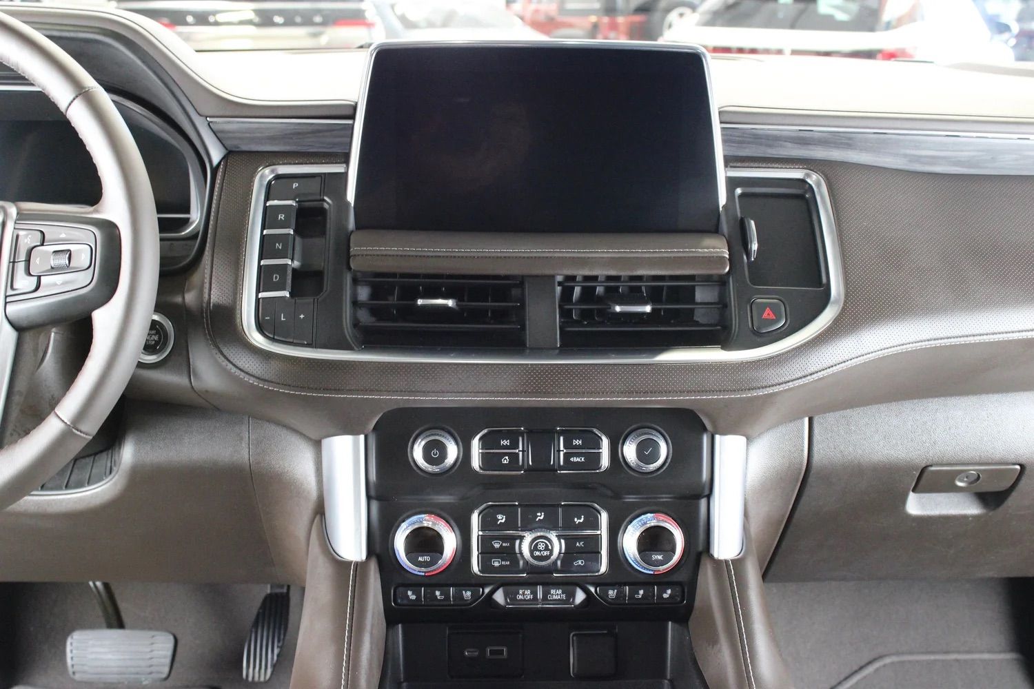 Used 2022 GMC Yukon SLT w/ SLT Luxury Package AWD/4WD image 6