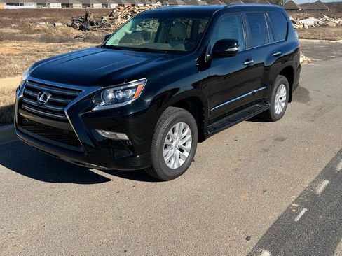 Used 2019 Lexus GX 460 image 1