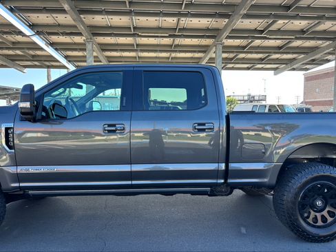 Used 2018 Ford F250 Lariat w/ Lariat Ultimate Package AWD/4WD image 6