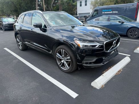 Used 2018 Volvo XC60 T5 Momentum w/ Vision Package AWD/4WD image 2