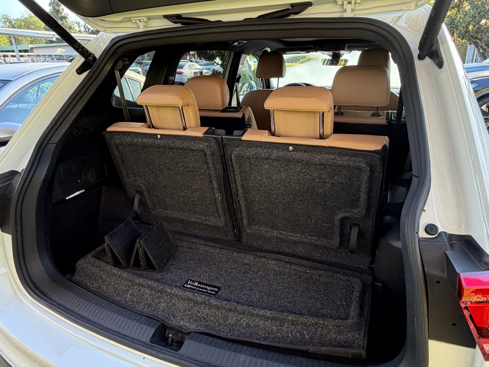 Used 2024 Volkswagen Tiguan SE w/ Panoramic Sunroof Package FWD image 14