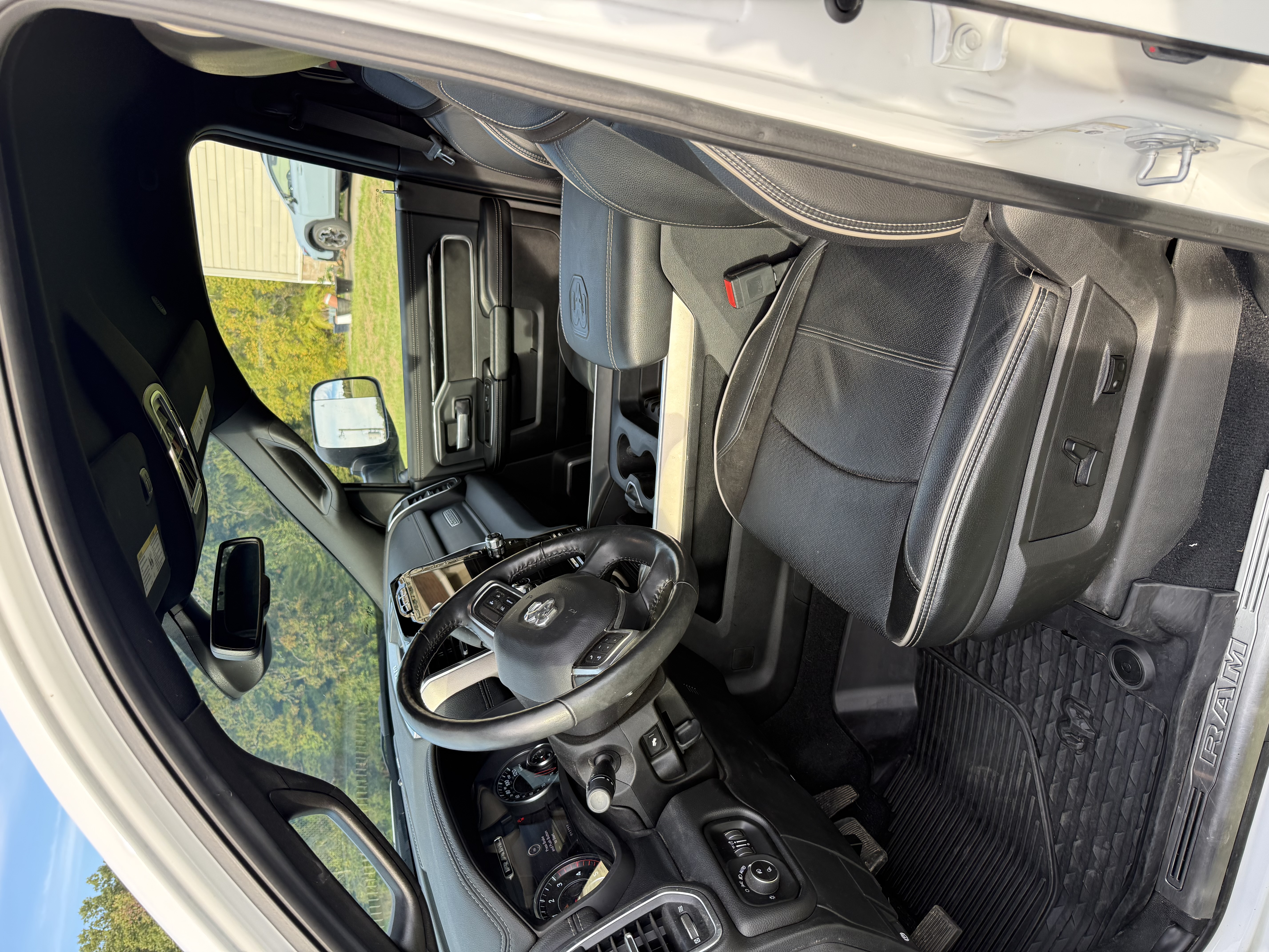 Used 2019 RAM 2500 Laramie w/ Night Edition AWD/4WD image 16