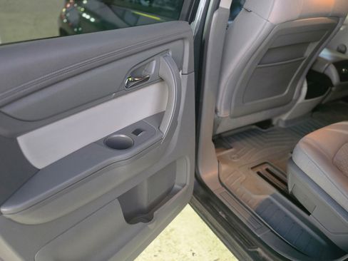 Used 2013 GMC Acadia SLE image 11