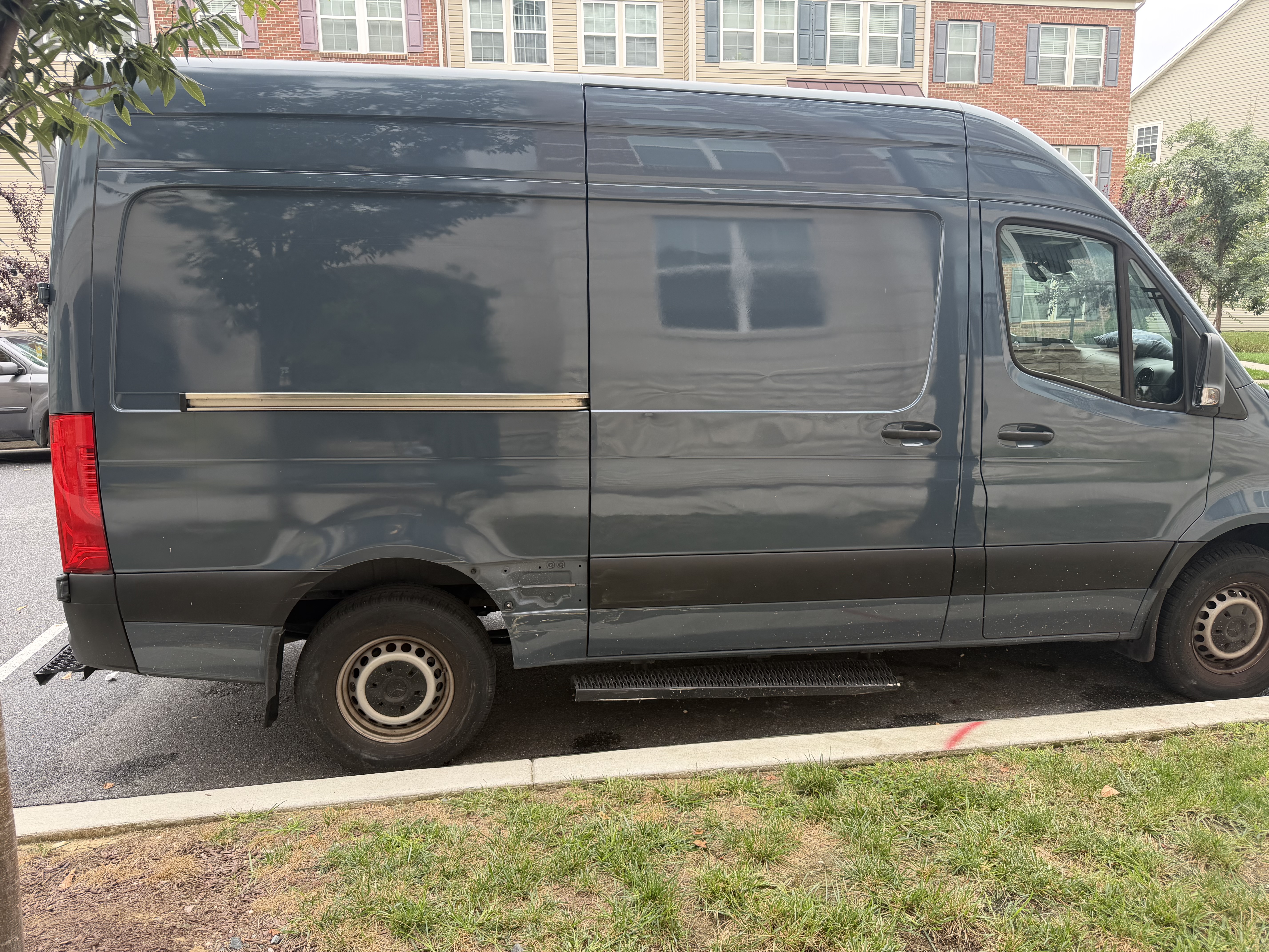 Used 2019 Mercedes-Benz Sprinter 144 image 1