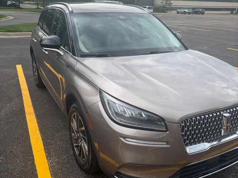 Used 2020 Lincoln Corsair FWD image 2