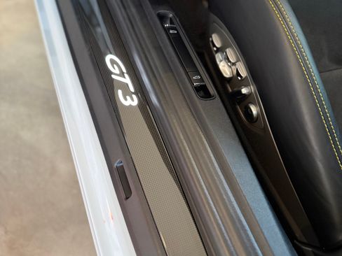 Used 2018 Porsche 911 GT3 image 28