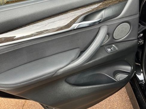 Used 2014 BMW X5 xDrive50i image 12