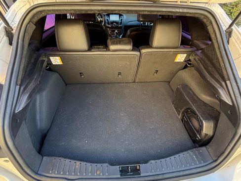 Used 2014 Ford Focus Titanium FWD image 9