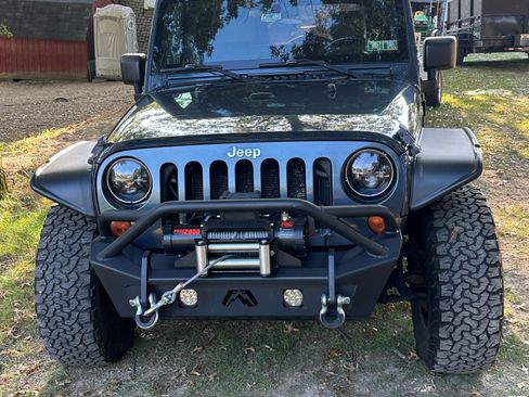 Used 2007 Jeep Wrangler Unlimited Sahara w/ Dual Top Group image 9