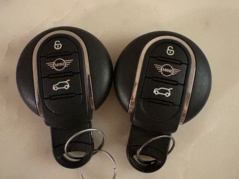 Used 2019 MINI Cooper 2-Door Hardtop image 18