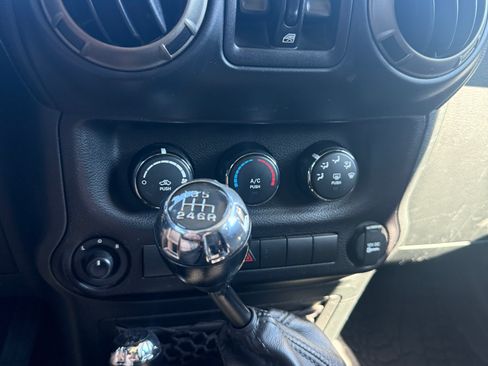 Used 2018 Jeep Wrangler Unlimited Sport AWD/4WD image 6
