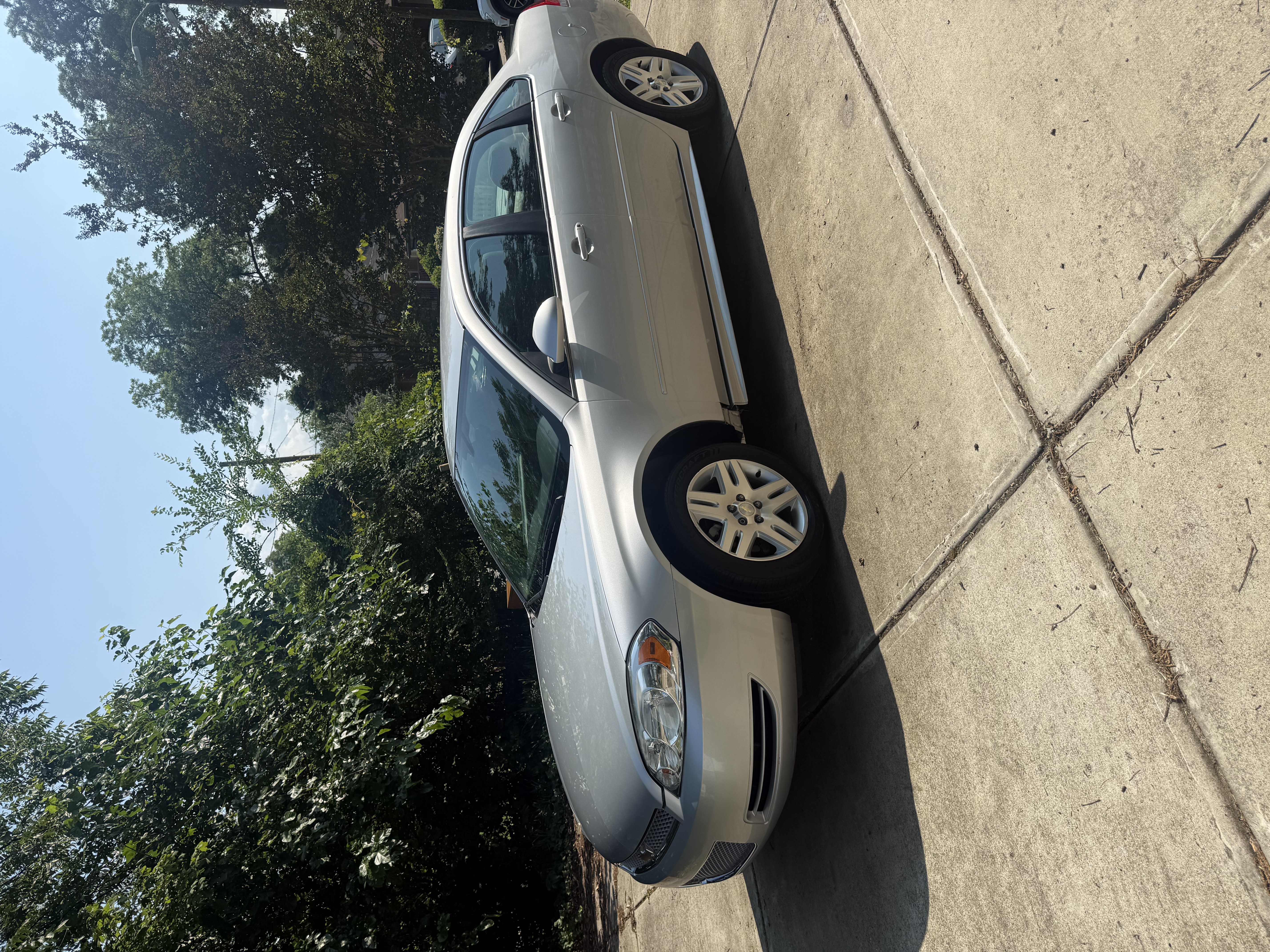 Used 2016 Chevrolet Impala LT FWD image 1