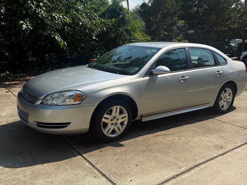 Used 2016 Chevrolet Impala LT FWD image 1