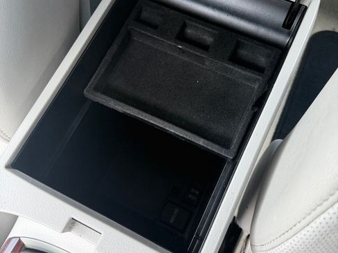 Used 2011 Toyota Avalon Limited image 11