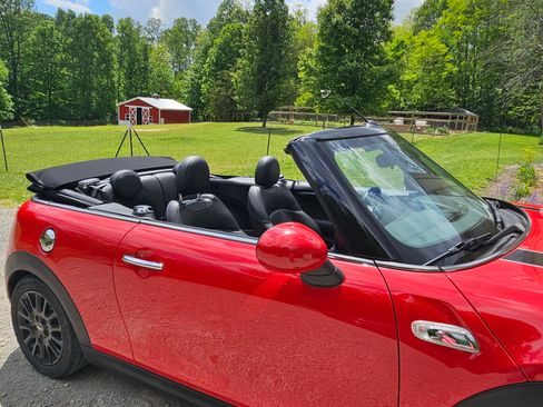 Used 2019 MINI Cooper S w/ Signature Upholstery Package FWD image 28