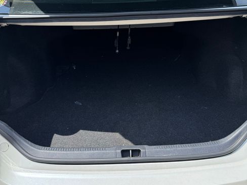 Used 2016 Toyota Camry SE FWD image 11
