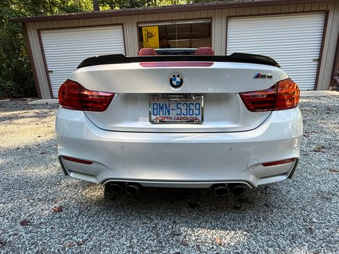 Used 2015 BMW M4 Convertible image 5