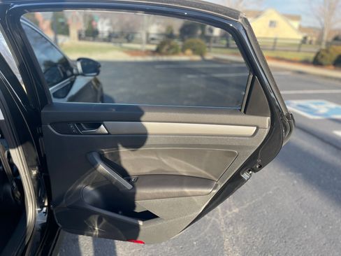 Used 2015 Volkswagen Passat 1.8T Limited Edition image 22